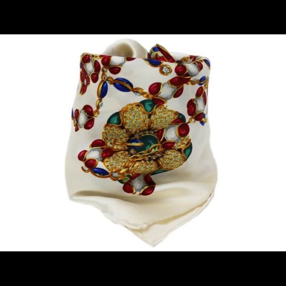 π― authentic CHANEL Bijou Motif Scarf